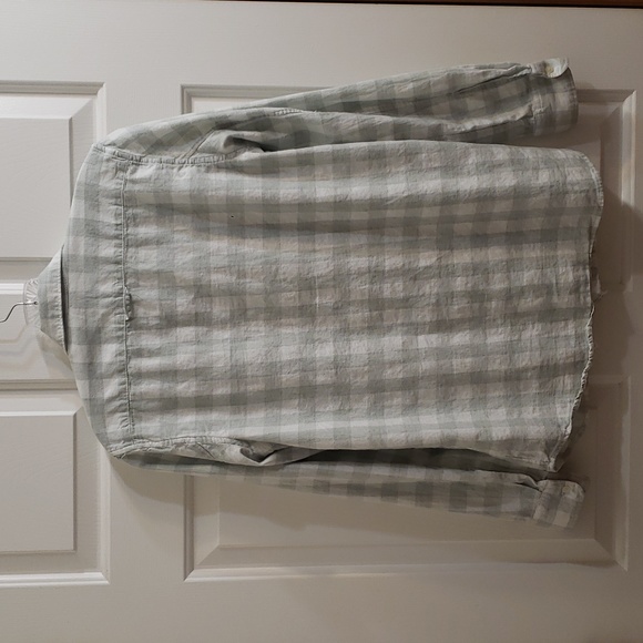 Gap Long sleeved button down Gap top - Picture 4 of 5